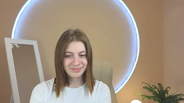 Snapshot of Pink_Muse chatting on 11/14/25, 01:43 Pink Muse online show from 11/14/25, 01:43