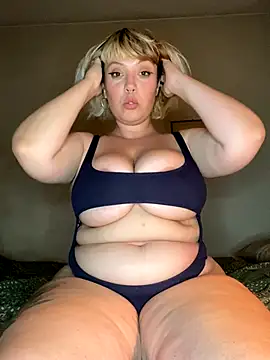 Snapshot of STRIPsegale chatting on 10/06/25, 09:01 STRIPsegale online show from 10/06/25, 09:01