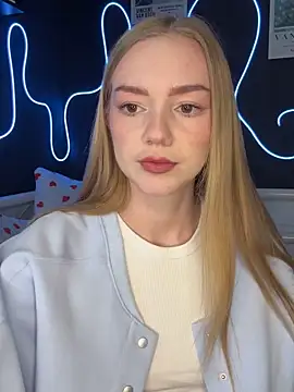 Snapshot of MilaMoone chatting on 10/16/25, 12:50 MilaMoone online show from 10/16/25, 12:50