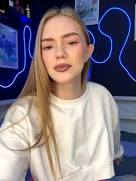 Snapshot of MilaMoone chatting on 10/20/25, 11:10 MilaMoone online show from 10/20/25, 11:10
