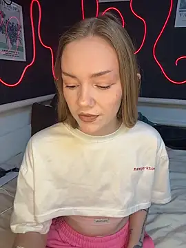 MilaMoone online show from 02/17/26, 11:07