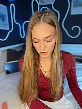 MilaMoone online show from 05/03/26, 11:05