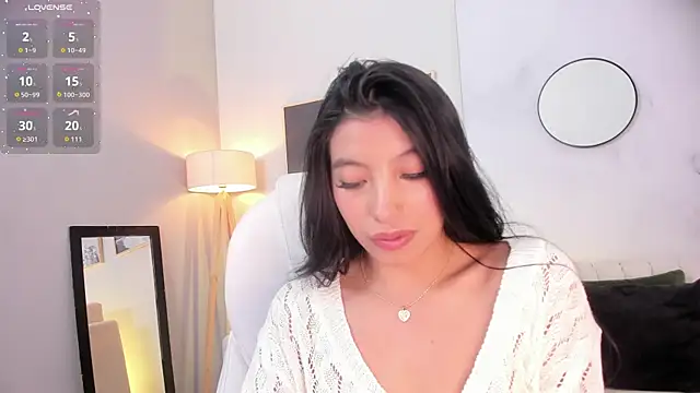 Tiffany Low online show from 11/08/25, 01:22