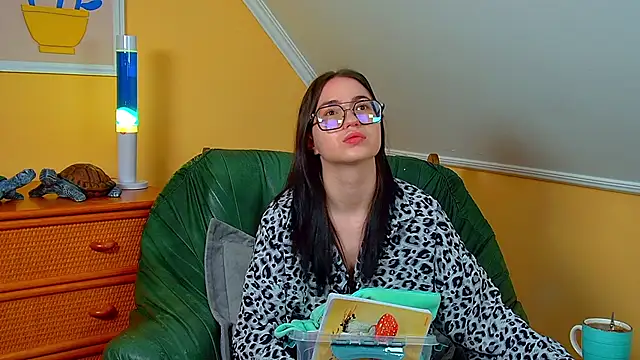 AnneAvery online show from 11/21/25, 06:23