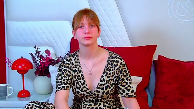 BeatriceBinoche online show from 10/22/25, 06:35