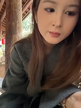 yuki june online show from 02/05/26, 08:41