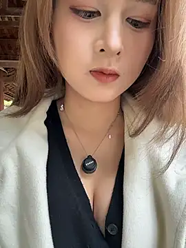 yuki june online show from 02/08/26, 08:51