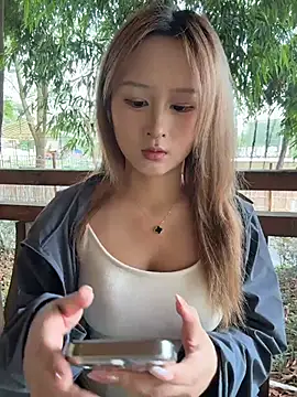 Snapshot of yuki_june chatting on 04/25/26, 06:27 yuki june online show from 04/25/26, 06:27