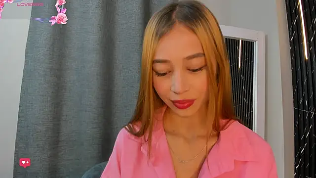 Naomi Rousse online show from 05/04/26, 01:07