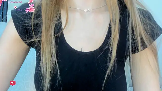 Naomi Rousse online show from 05/05/26, 12:46