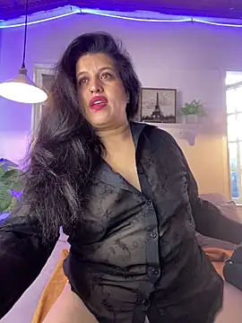 Snapshot of Andrea_secret_ chatting on 06/15/26, 02:41 Andrea secret online show from 06/15/26, 02:41