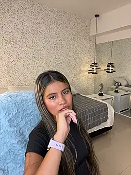 EMILIIA RICHTER   online show from 11/21/25, 07:34