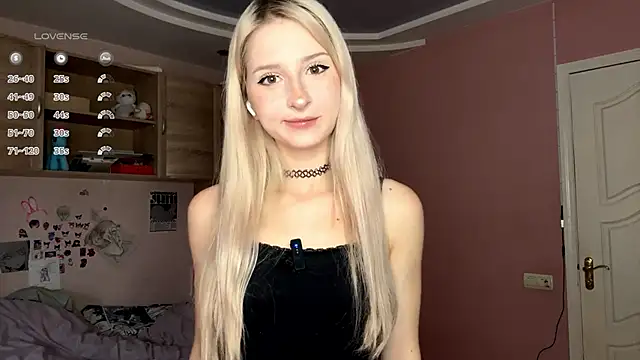 FridaAaberg online show from 10/29/25, 07:43