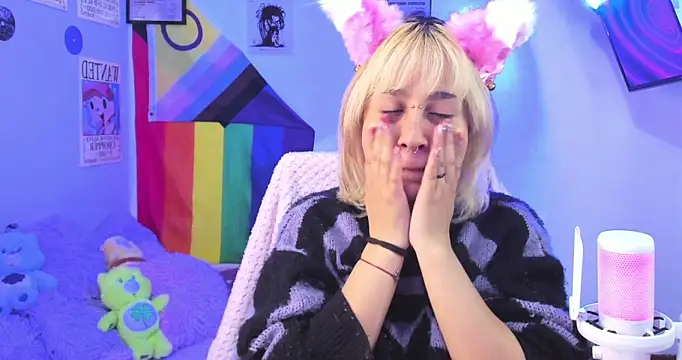 NekoWaifu online show from 11/09/25, 09:35