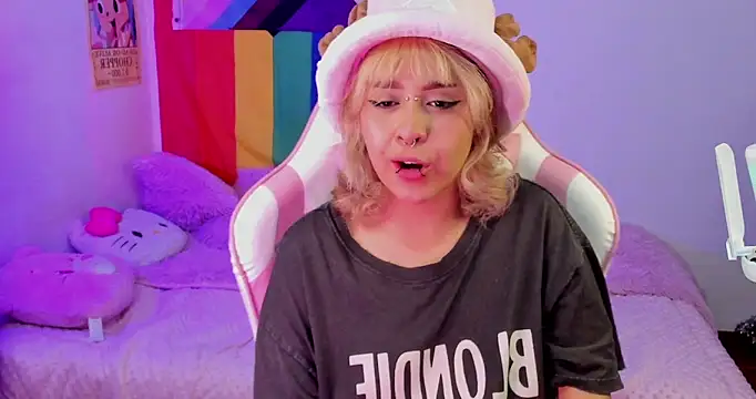 Snapshot of NekoWaifu chatting on 01/08/26, 01:13 NekoWaifu online show from 01/08/26, 01:13