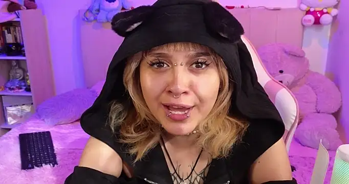 Snapshot of NekoWaifu chatting on 03/01/26, 01:24 NekoWaifu online show from 03/01/26, 01:24