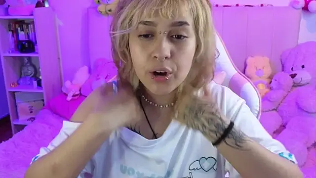 Snapshot of NekoWaifu chatting on 03/10/26, 03:06 NekoWaifu online show from 03/10/26, 03:06