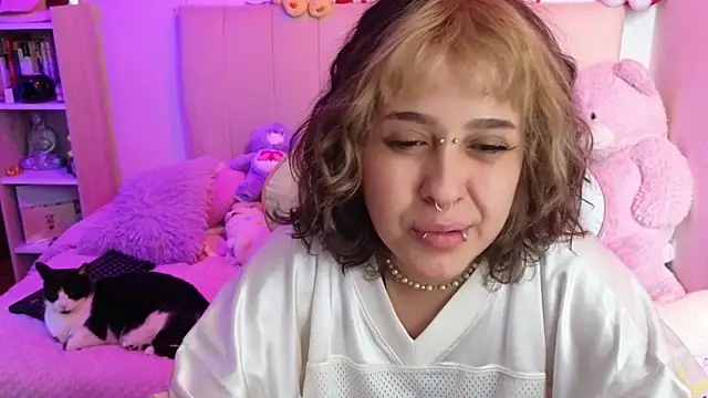 Snapshot of NekoWaifu chatting on 03/16/26, 02:43 NekoWaifu online show from 03/16/26, 02:43