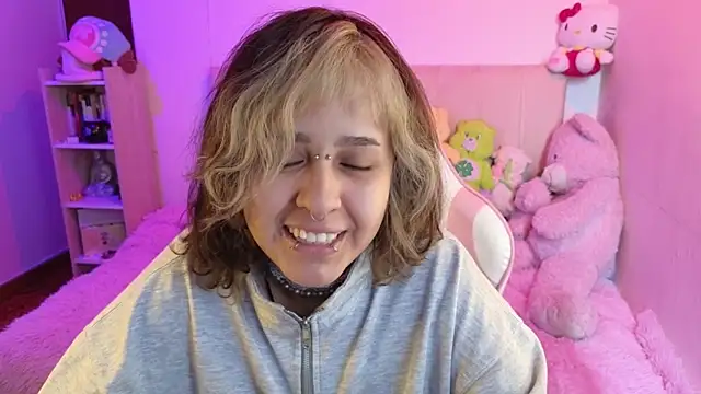 Snapshot of NekoWaifu chatting on 03/23/26, 01:48 NekoWaifu online show from 03/23/26, 01:48