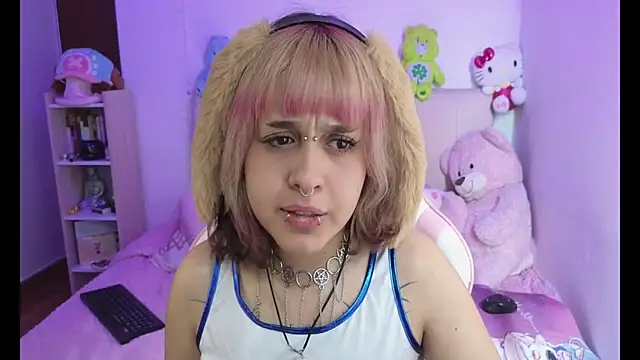 Snapshot of NekoWaifu chatting on 04/12/26, 01:49 NekoWaifu online show from 04/12/26, 01:49