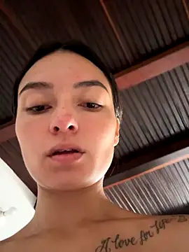 Snapshot of MiaKane99 chatting on 10/22/25, 12:05 MiaKane99 online show from 10/22/25, 12:05