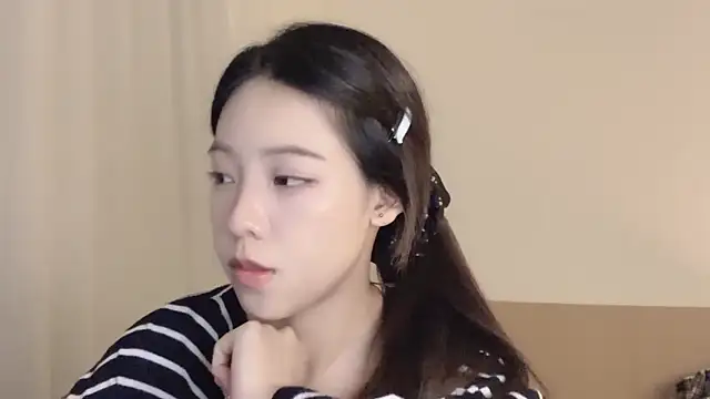 Meng 777 online show from 10/25/25, 12:23