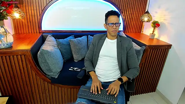 JacobDraven online show from 11/08/25, 04:23