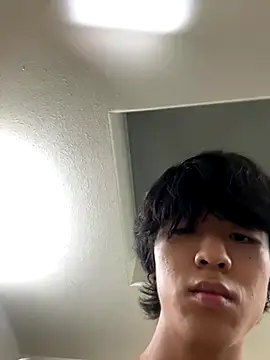 Snapshot of aa135777 chatting on 10/20/25, 10:38 aa135777 online show from 10/20/25, 10:38