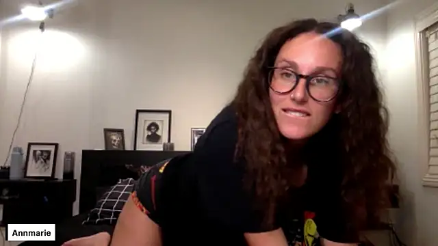 annmarieferrara online show from 10/10/25, 02:54