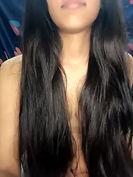 Snapshot of reetika6375 chatting on 11/16/25, 10:48 reetika6375 online show from 11/16/25, 10:48