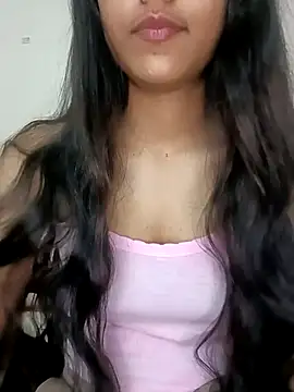 Snapshot of reetika6375 chatting on 12/14/25, 04:40 reetika6375 online show from 12/14/25, 04:40