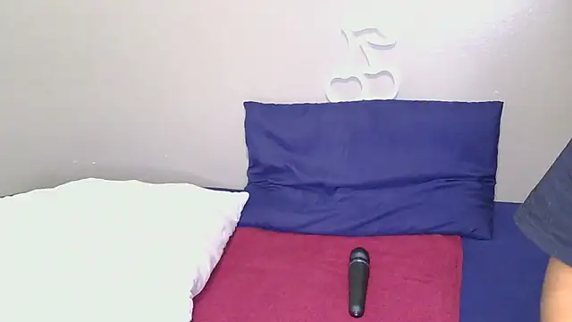 Serafynn online show from 11/29/25, 02:31