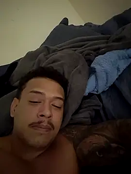 Snapshot of maicon9339 chatting on 11/09/25, 04:44 maicon9339 online show from 11/09/25, 04:44