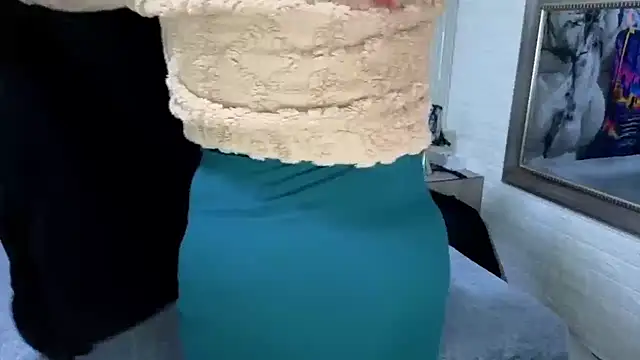 sofiagutierrez   online show from 10/22/25, 03:07