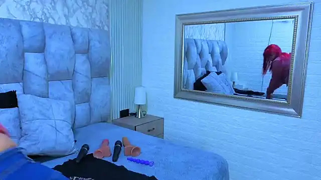 sofiagutierrez   online show from 12/20/25, 03:13