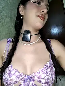 Emily-hottson online show from 10/19/25, 06:58