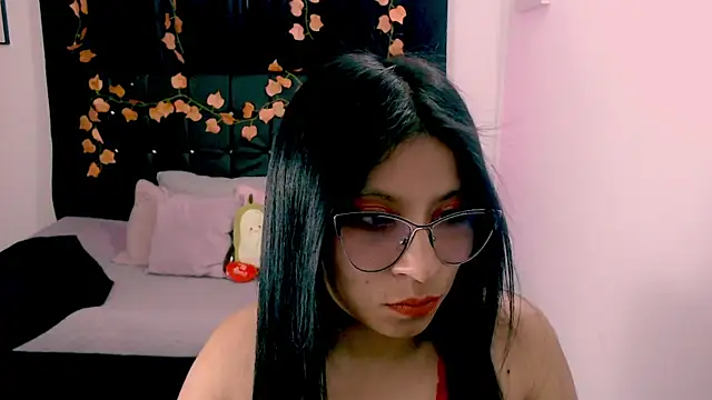 Snapshot of Annis_a chatting on 09/27/25, 10:04 Annis a online show from 09/27/25, 10:04