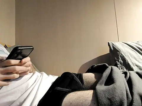 Snapshot of Young_StallioN_ chatting on 10/16/25, 01:01 Young StallioN online show from 10/16/25, 01:01