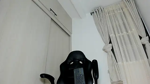 Biscuit oliva online show from 06/11/26, 12:32