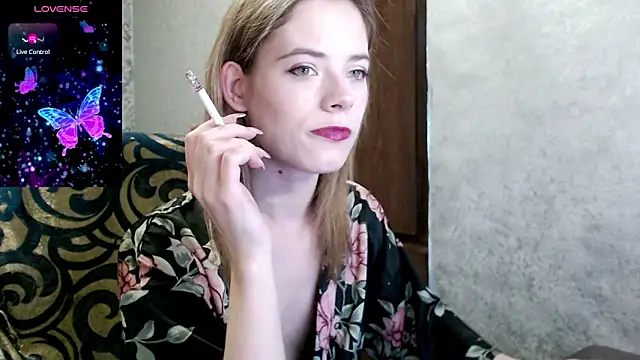 Kate  Loves online show from 11/18/25, 07:18