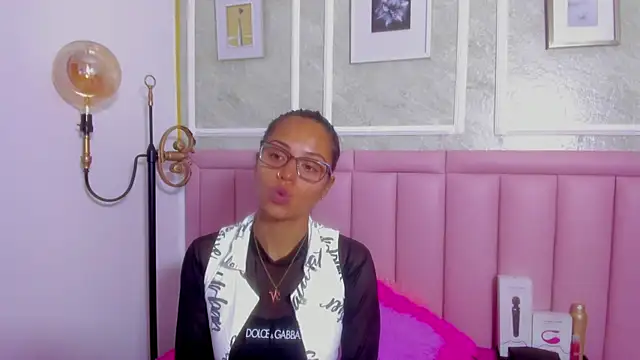 HoollyHendrix online show from 03/10/26, 12:43