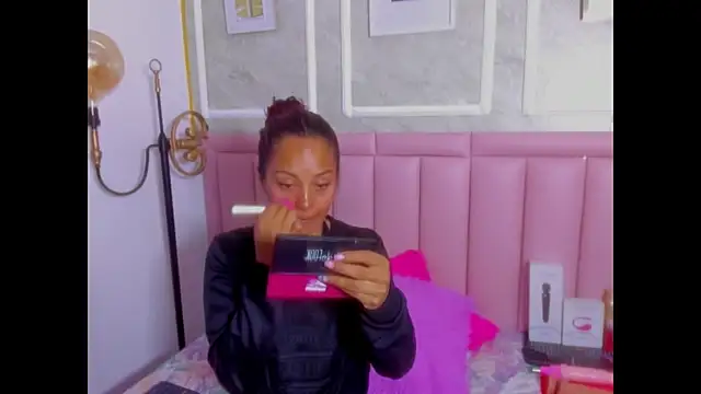 HoollyHendrix online show from 03/13/26, 08:26