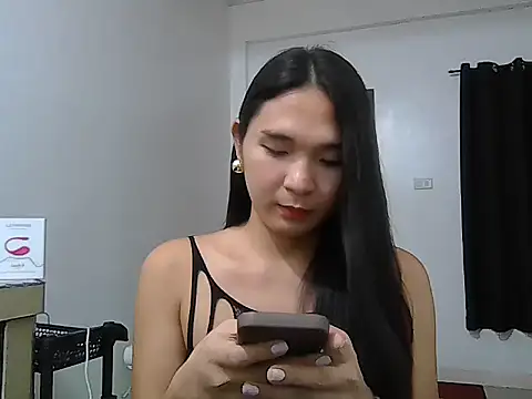 Snapshot of cumslut_selena69 chatting on 05/22/26, 12:11 cumslut selena69 online show from 05/22/26, 12:11