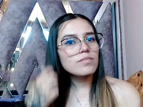 Snapshot of CRISTALHERRANZ chatting on 10/01/25, 09:21 CRISTALHERRANZ online show from 10/01/25, 09:21