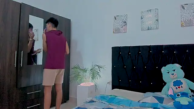 Zacktorres  online show from 10/17/25, 12:01