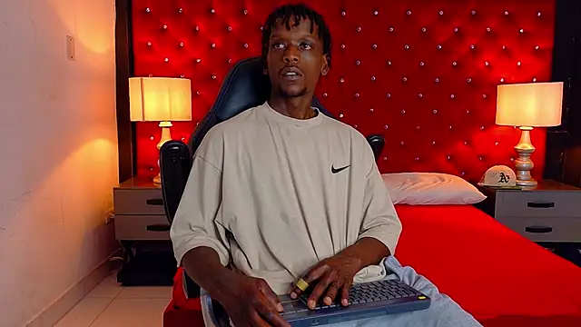 SkylerBigxxx online show from 09/19/25, 04:03