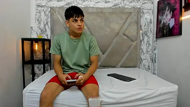 Logan Jhonson online show from 11/01/25, 04:03