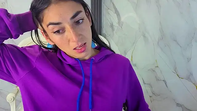 Maily a  online show from 02/25/26, 03:05