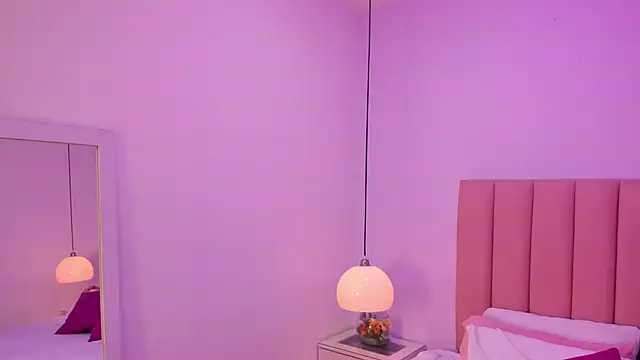 Amy Ferreira online show from 10/13/25, 03:06