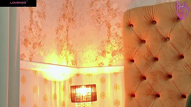 CoraVex online show from 10/31/25, 04:35